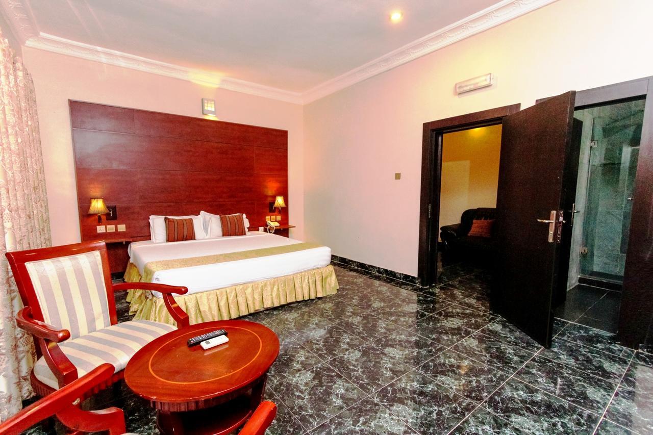 Sunfit - Fitness, Spa, Accommodation Aliayabiagba Exterior photo